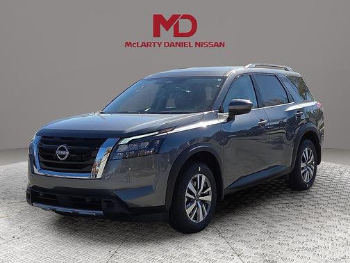 2025 Nissan Pathfinder SL 4WD