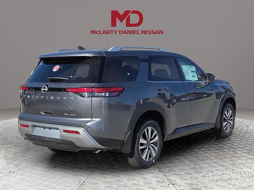 2025 Nissan Pathfinder SL 4WD