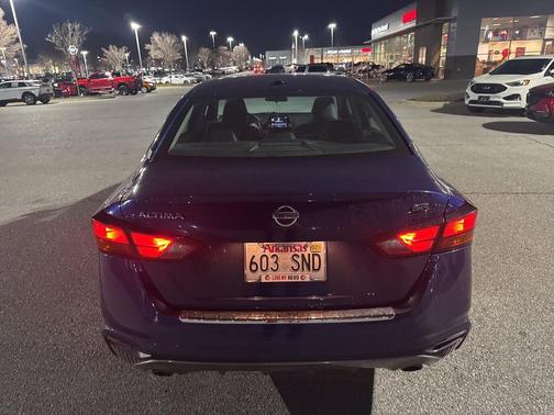 2020 Nissan Altima SR FWD