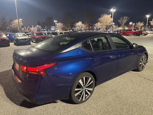 2020 Nissan Altima SR FWD