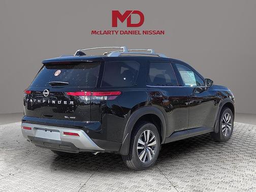 2025 Nissan Pathfinder SL 4WD