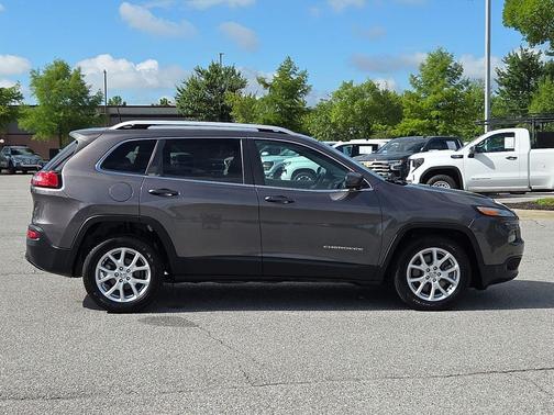 Granite Crystal Metallic Clearcoat 2018 Jeep Cherokee Latitude Plus