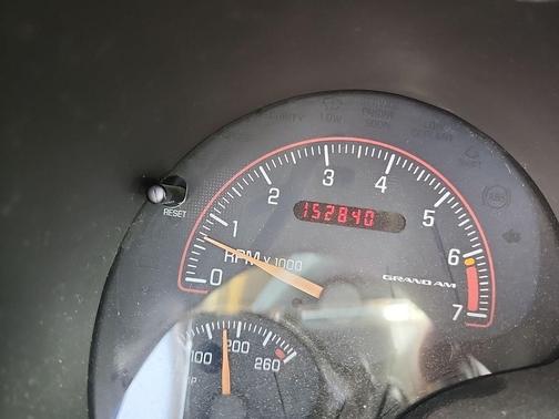 2004 Pontiac Grand Am SE1