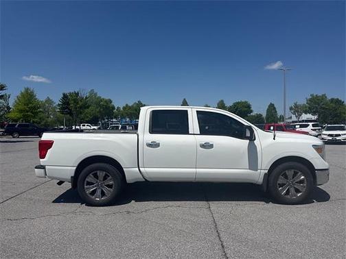 2018 Nissan Titan SV