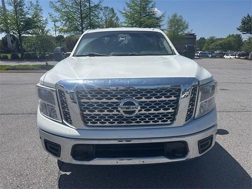 2018 Nissan Titan SV