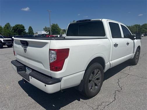 2018 Nissan Titan SV