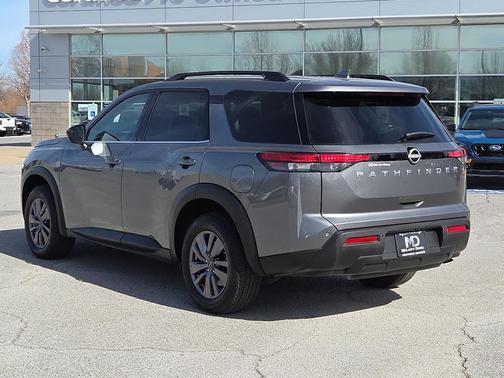 2025 Nissan Pathfinder SV FWD