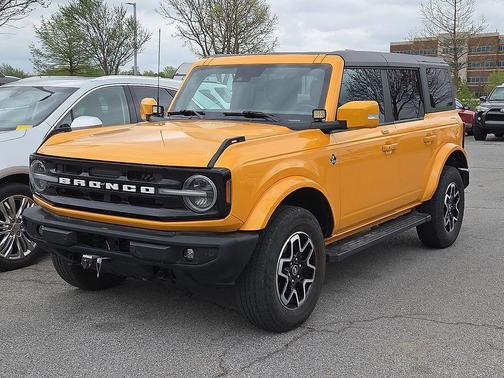 CYBER ORANGE MET TRI-COAT 2022 Ford Bronco Outer Banks