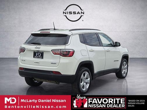 White Clearcoat 2018 Jeep Compass Latitude
