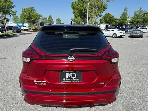 2022 Nissan Kicks SR