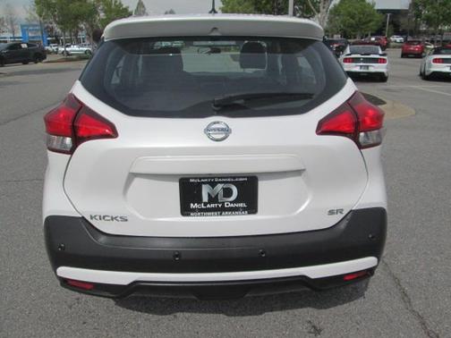 2020 Nissan Kicks SR