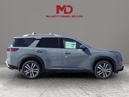 2025 Nissan Pathfinder Platinum 4WD