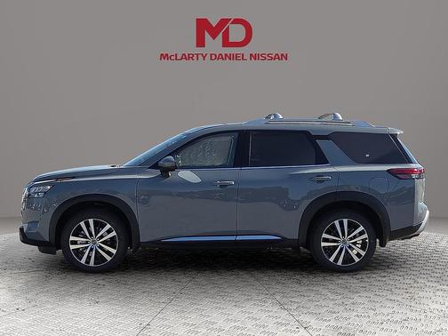 2025 Nissan Pathfinder Platinum 4WD