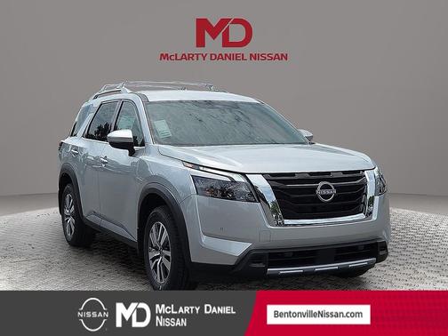 2025 Nissan Pathfinder SL FWD