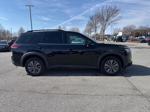 2025 Nissan Pathfinder SV FWD