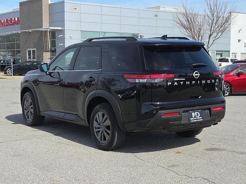 2025 Nissan Pathfinder SV FWD