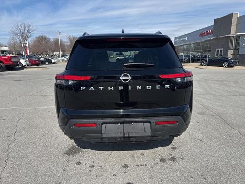2025 Nissan Pathfinder SV FWD