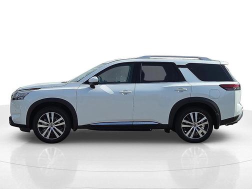 2025 Nissan Pathfinder Platinum FWD