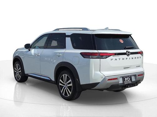 2025 Nissan Pathfinder Platinum FWD