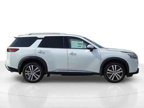 2025 Nissan Pathfinder Platinum FWD
