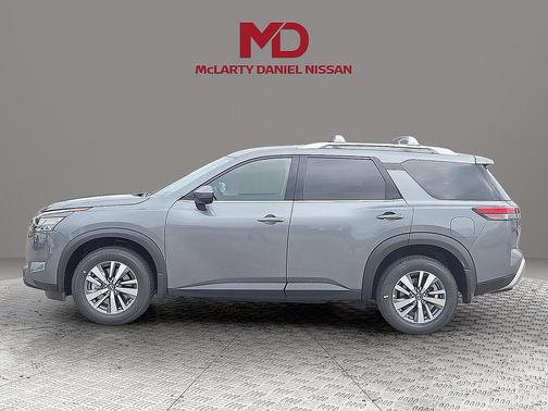 2025 Nissan Pathfinder SL 4WD