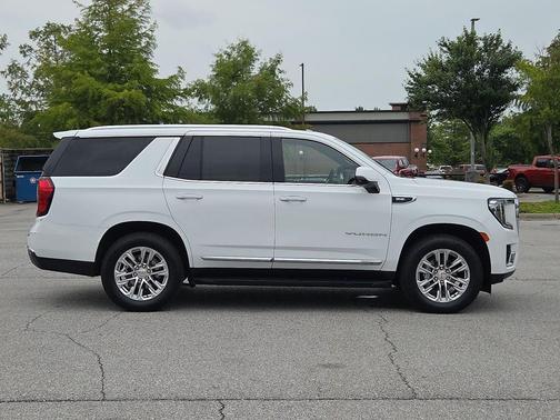 Summit White 2022 GMC Yukon SLT