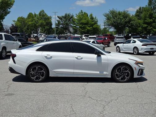 Snow White Pearl 2025 Kia K5 GT-Line
