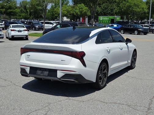 Snow White Pearl 2025 Kia K5 GT-Line