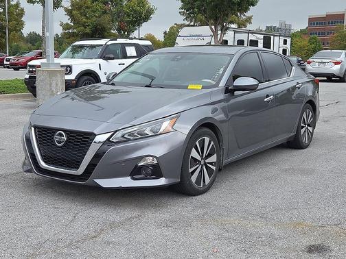 2020 Nissan Altima 2.5 SV