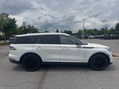 PRISTINE WHITE MET 3C 2023 Lincoln Aviator Reserve