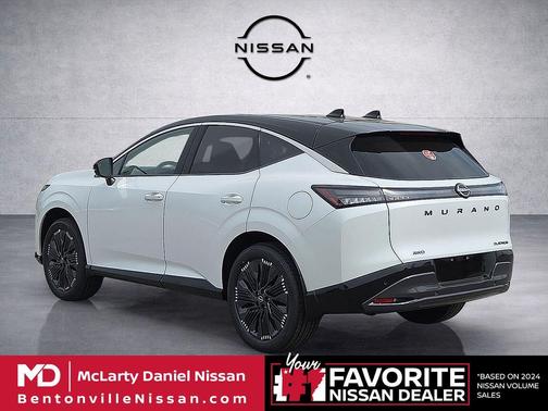 Everest White Pearl Tricoat/Super Black 2026 Nissan Murano Platinum