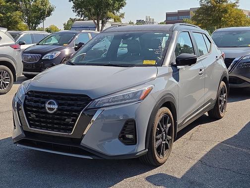 2023 Nissan Kicks SR