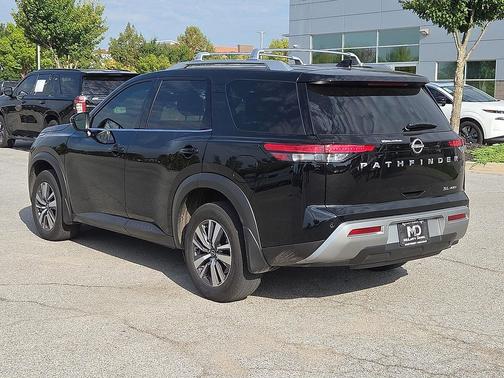 2025 Nissan Pathfinder SL 4WD