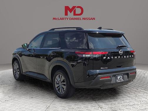 2025 Nissan Pathfinder SV FWD