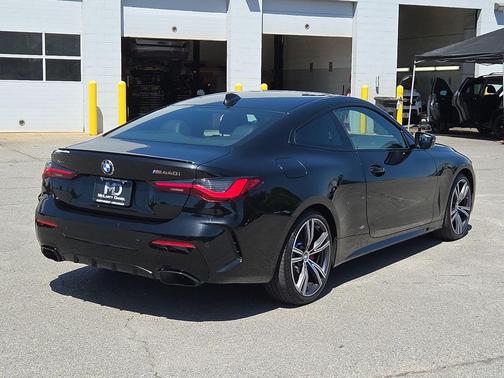 Black Sapphire Metallic 2022 BMW M440 i xDrive