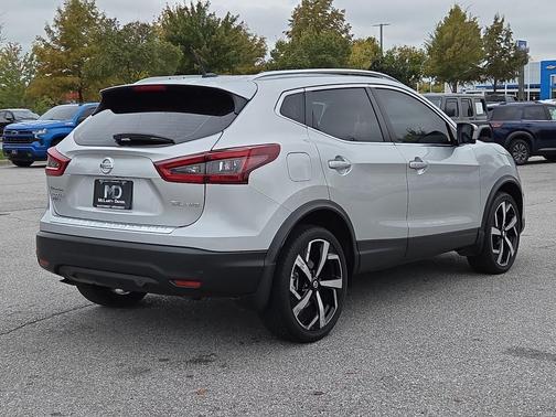 2022 Nissan Rogue Sport SL