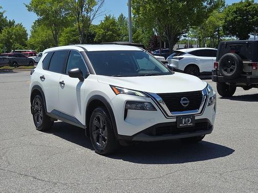Glacier White 2023 Nissan Rogue S