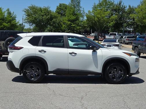 Glacier White 2023 Nissan Rogue S