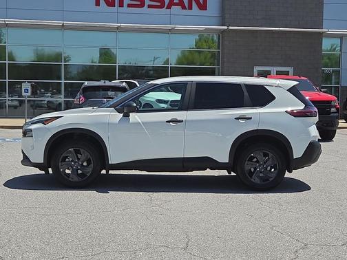 Glacier White 2023 Nissan Rogue S