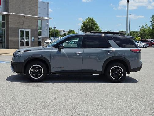 Solid Gray/Super Black 2023 Nissan Pathfinder Rock Creek 4WD