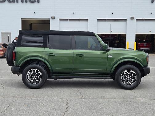2023 Ford Bronco Outer Banks