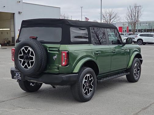 2023 Ford Bronco Outer Banks