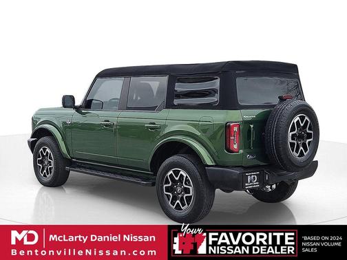 ERUPTION GREEN METALLIC 2023 Ford Bronco Outer Banks