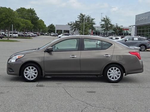 Titanium 2017 Nissan Versa 1.6 SV