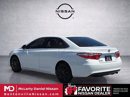 Super White 2016 Toyota Camry LE