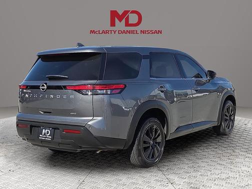 2022 Nissan Pathfinder S 4WD