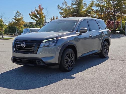 2022 Nissan Pathfinder S 4WD
