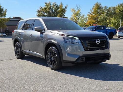 2022 Nissan Pathfinder S 4WD
