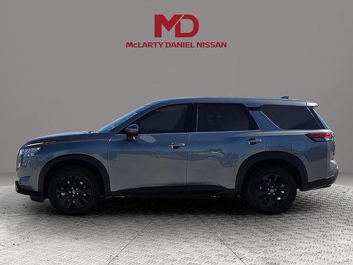 2022 Nissan Pathfinder S 4WD