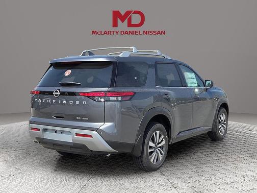 2025 Nissan Pathfinder SL 4WD